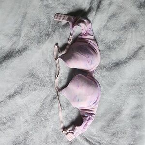 34B Victoria's Secret bra with under wire